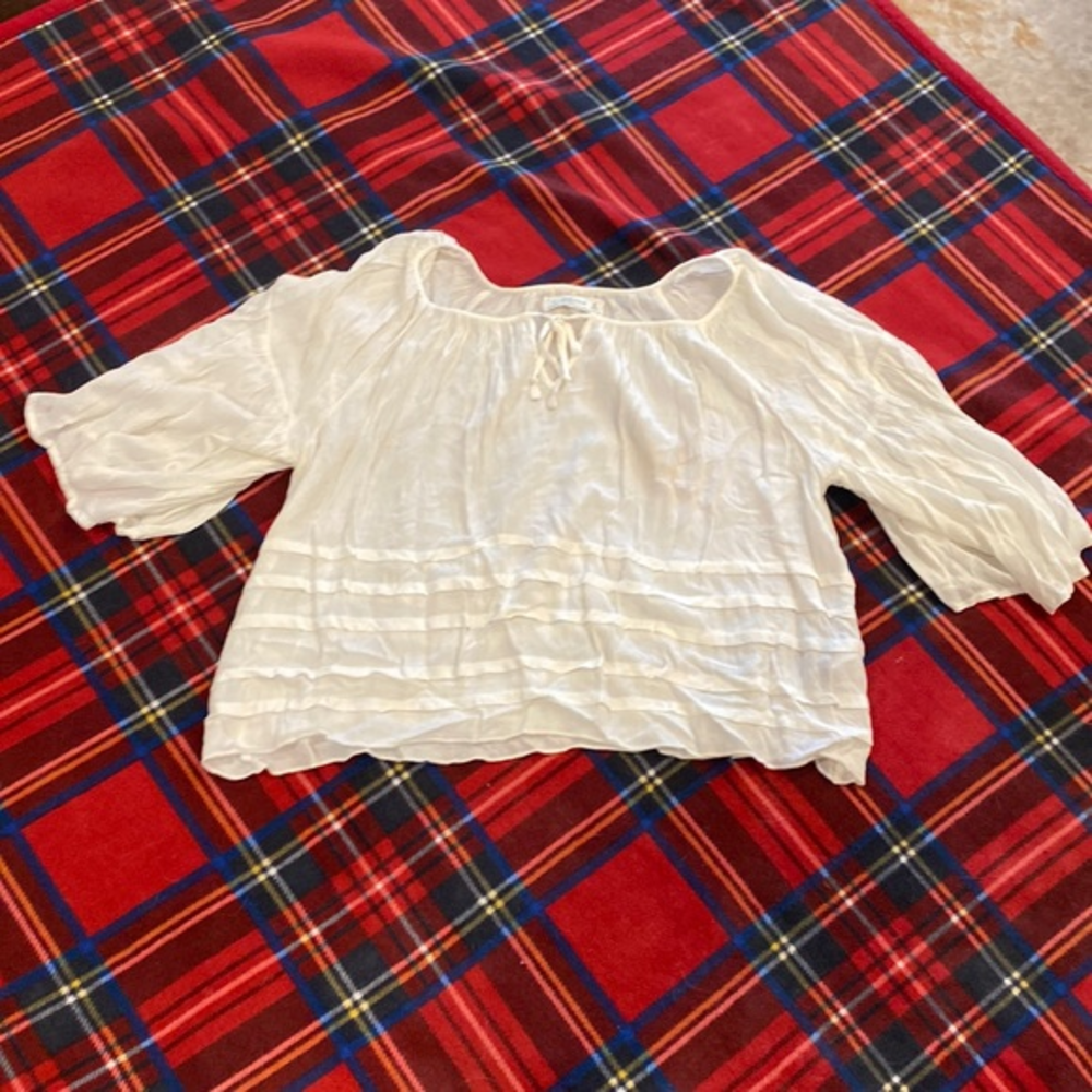 Abercrombie and fitch off the shoulder top